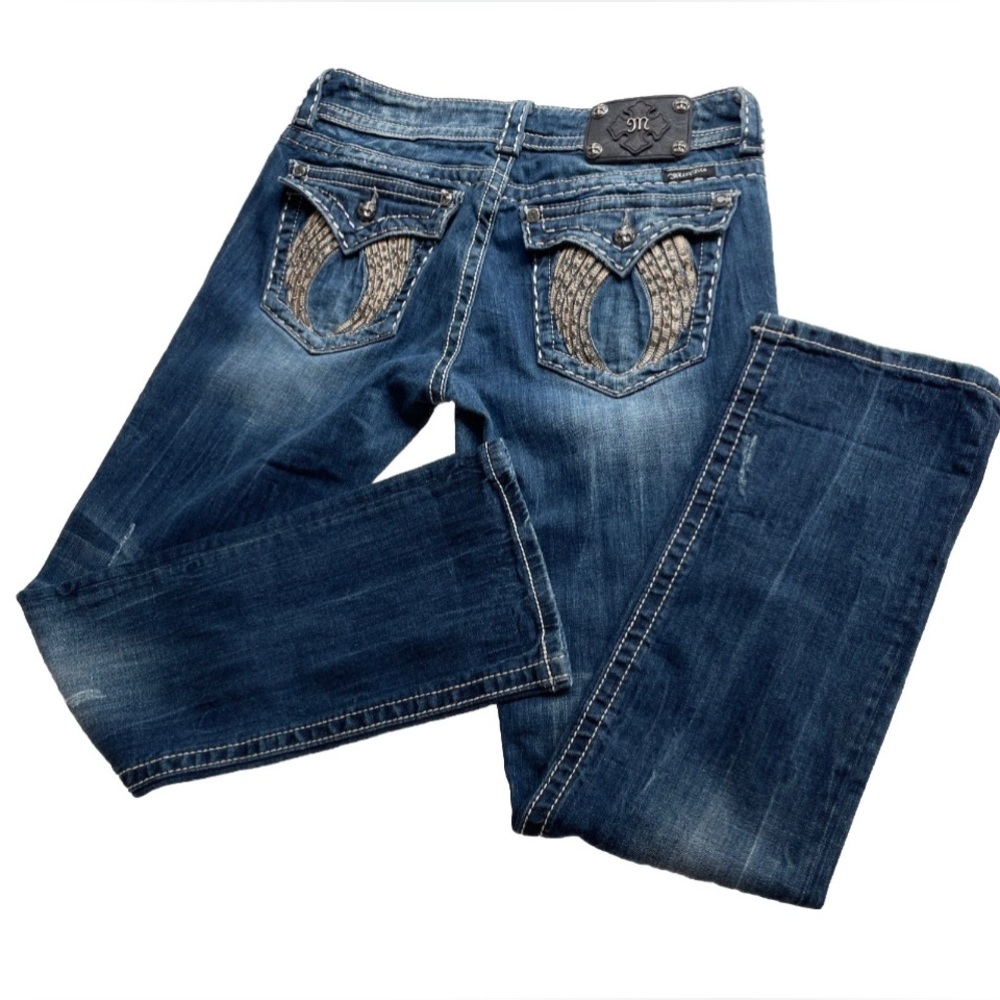 Stylish Blue Jeans with Embellished Pockets